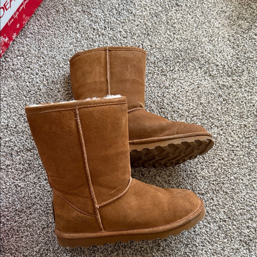 Bearpaw hickory Elle short boots size 7